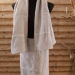 Lina dvielis 80x150cm ar tautisku lentu (gaiši pelēkbalta) abās dvieļa malās thumbnail 4