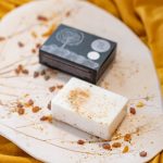 KAZAS PIENA ZIEPES AR PRIEŽU ĒTERISKO EĻĻU UN DZINTARA GABALIŅIEM thumbnail 3