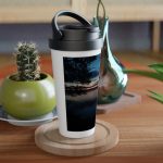 Nerūsējoša tērauda ceļojumu krūze ar saulrieta attēlu thumbnail 3