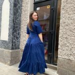 Tumši zila lina pārliekama kleita ar volāniem aizmugurē thumbnail 3