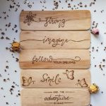 Grāmatzīme "Ar uzrakstu" thumbnail 1