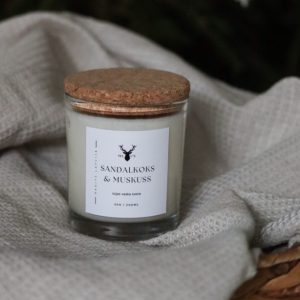 Sojas vaska svece - Sandalkoks un muskuss (caurspīdīga)