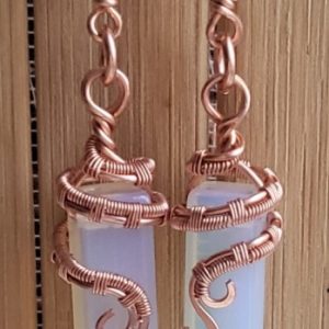 Vara auskari ar mēness akmeni