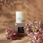 SOJAS VASKA SVECE AR MELNĀS ORHIDEJAS AROMĀTU (XL) thumbnail 2