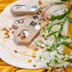 AROMĀTISKAIS VASKS AR PRIEŽU AROMĀTU