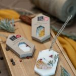 AROMĀTISKAIS VASKS AR ZIEMASSVĒTKU AROMĀTU thumbnail 1